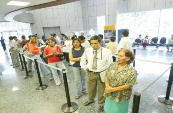 Declaran desiertos tres concursos para presidir reguladores