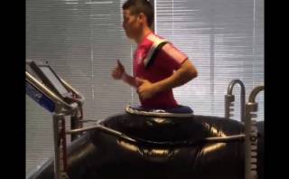 James Rodríguez se recupera en máquina para astronautas (VIDEO)