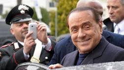 Berlusconi pagó a mujeres de sus fiestas por "generosidad"