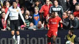 Balotelli fue controlado ¡por la hinchada! para que no lo boten