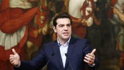 Tsipras y Merkel buscan rebajar tensión entre Grecia y Alemania