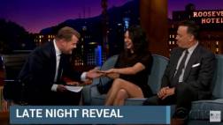 Mila Kunis lució anillo y dijo que "quizá" se casó en secreto