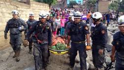 Chosica: policía rescató tres cadáveres enterrados por huaicos