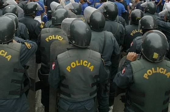 Puno: ocho policías detenidos en Bolivia por cruzar la frontera
