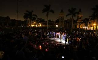 Así se vivió La Hora del Planeta en la Plaza de Armas de Lima