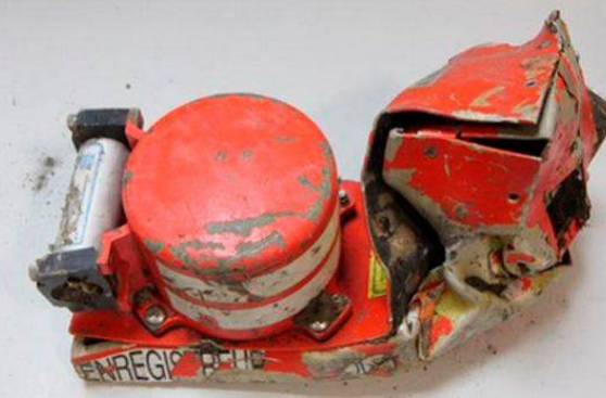 ¿Cómo funcionan las cajas negras de un avión?