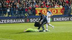 Arquero de Rusia listo para volver tras impacto por bengala
