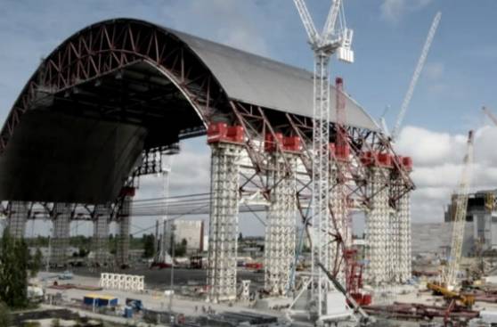 Enorme proyecto sellará reactor nuclear averiado en Chernobyl