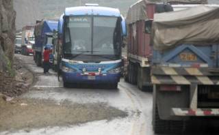 Carretera Central sigue con bloqueos intermitentes por limpieza