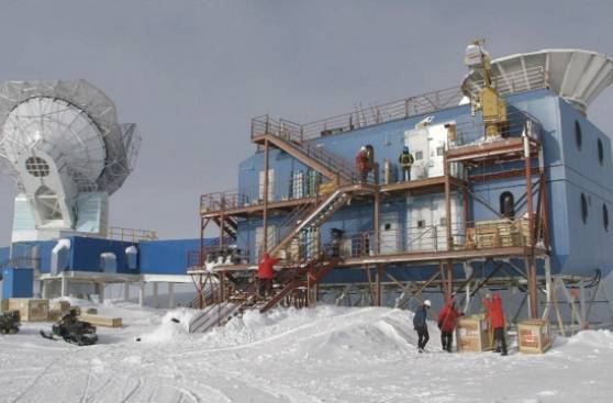 La carrera polar por la luz más vieja del Universo