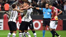 Corinthians goleó 4-0 a Danubio con hat-trick de Paolo Guerrero