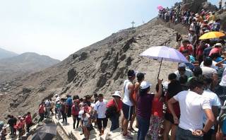Fieles dejaron 30 toneladas de basura en cerro San Cristóbal