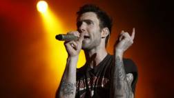 Adam Levine fue atacado por fanática en pleno concierto