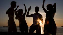 Arma tu playlist del verano 2015 con estas populares canciones