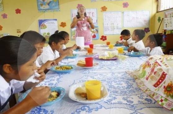 Escolares se intoxican por comer papa rellena en mal estado