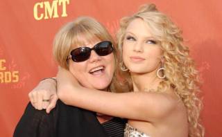 Taylor Swift revela en Tumblr que su madre tiene cáncer