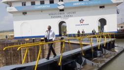 Barack Obama dio un paseo por el Canal de Panamá
