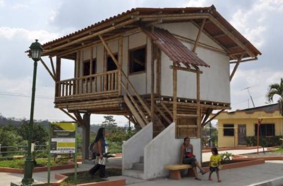 Construyen viviendas de bambú adaptadas al cambio climático