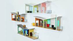 Conoce estos originales estantes que parecen pequeñas casas