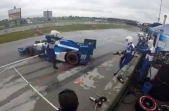 YouTube: Atropellan a mecánico en la Indy Car