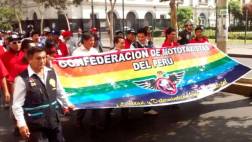 Mototaxistas marcharon para pedir la reducción de multas