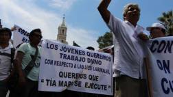 Tía María: universitarios se enfrentaron en Plaza de Armas