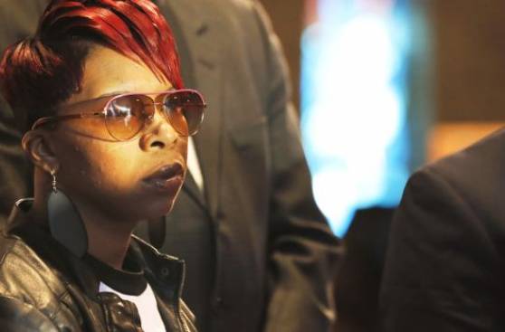 Los padres de Michael Brown demandan a la ciudad de Ferguson