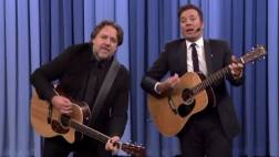 Russell Crowe cantó con Jimmy Fallon por el Día de la Tierra