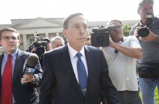 Ex jefe de la CIA fue condenado a libertad condicional