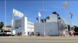 Un motel se convierte en un lienzo en blanco para Los Angeles