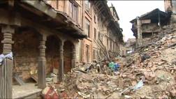 Escombros, destrucción y miseria en Nepal (VIDEO)
