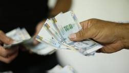 MEF: Gratificación para trabajadores estatales será de S/300