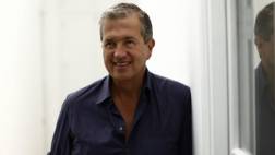 Mario Testino relaja a sus modelos famosas con bromas picantes