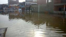 Mar se sale en Huanchaco e inunda varias casas del balneario