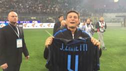 Homenaje: Inter retiró la número 4 en honor a Javier Zanetti