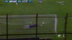 Atajada de Pinzón que evitó victoria de Universitario (VIDEO)