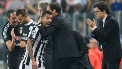 Carlos Tevez habría insultado a su entrenador al ser cambiado