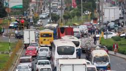 Caos en avenida que servirá de ruta alterna por obras del Metro