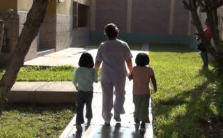 El amor real de una madre sustituta del Inabif