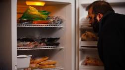 ¿Por qué comemos más en la noche?