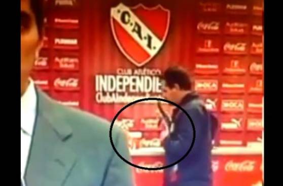 Hincha robó tablet en sala de prensa de Independiente (VIDEO)