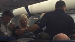 Piloto echó a joven con autismo del avión porque lo incomodaba