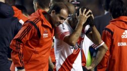 Boca Juniors vs. River Plate suspendido por ataque a jugadores