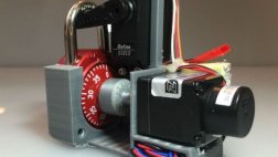 Este robot abre candados con códigos en menos de 30 segundos