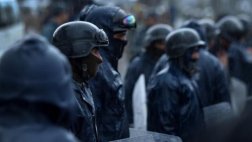 Once policías vieron el linchamiento de una mujer en Afganistán