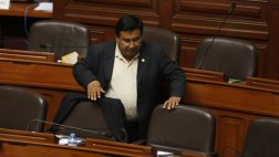 Alejandro Yovera, legislador al borde de desafuero, se defiende