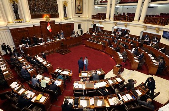 Critican demora del debate sobre exoneración a gratificaciones