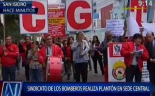Bomberos: sindicato protesta para pedir aumento salarial