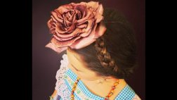 Thalía viste a su hija como Frida Kahlo con ropa de su infancia