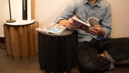 Lleva siempre en tu mochila esta silla en forma de libro